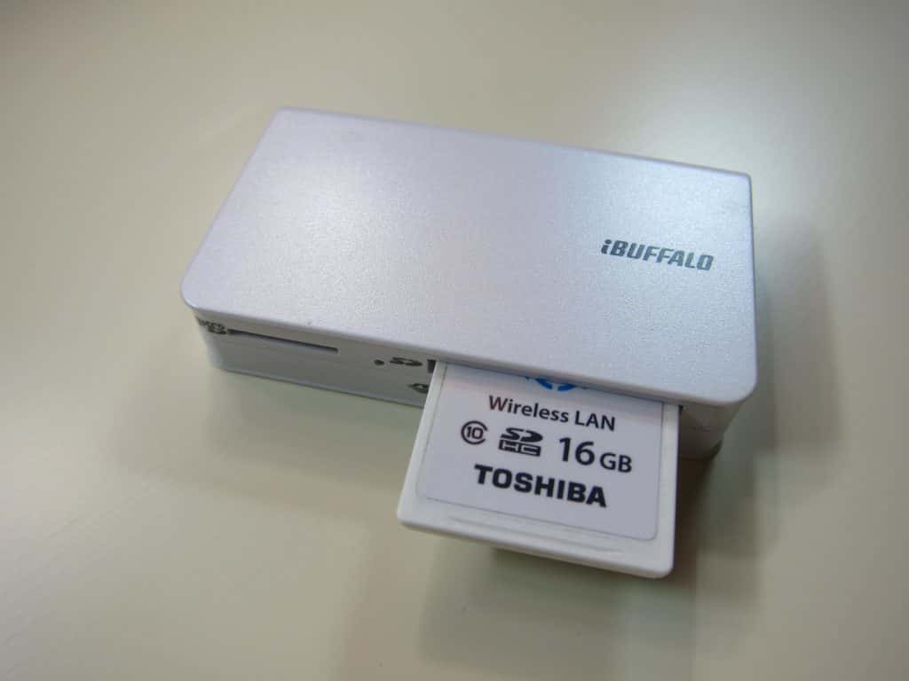 雑誌で紹介された 自由の翼東芝 無線LAN搭載SDXCメモリカード 64GB Class10 UHS-1Flash Air SD-UWA064G 