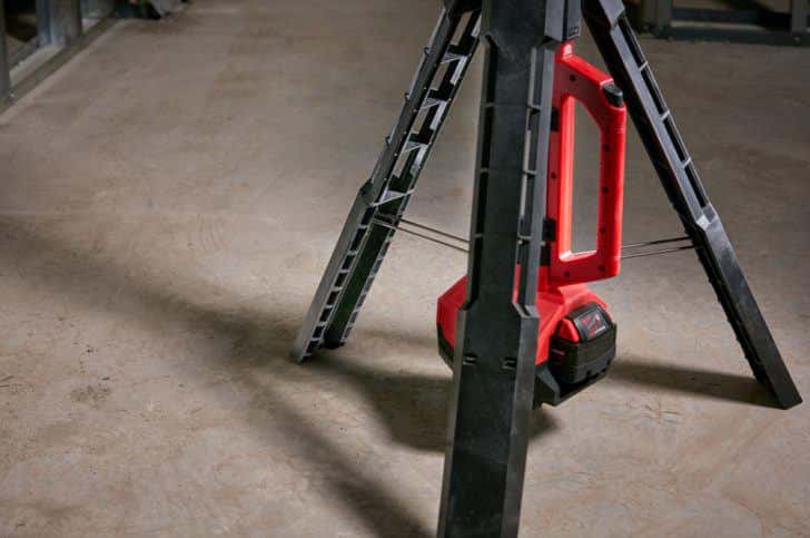 メーカー再生品 Milwaukee tool M18™ 充電機能付きスタンドライト ミルウォーキー