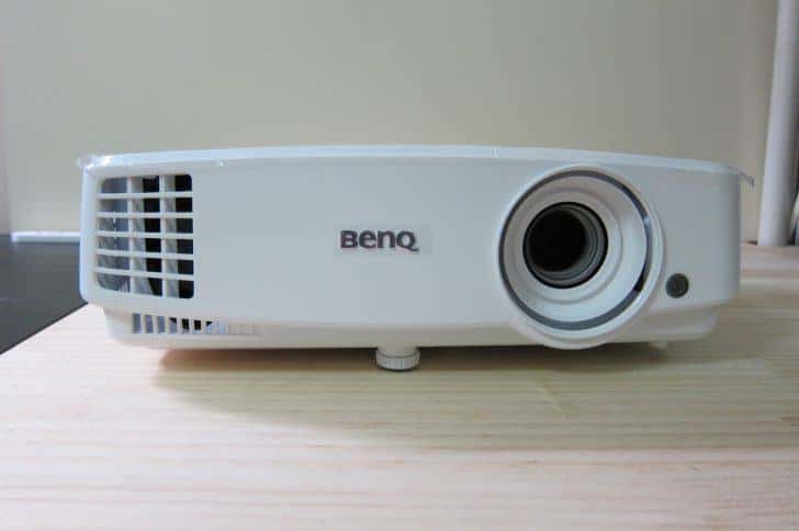 BenQ MH530 フルHDプロジェクター、お手軽価格の高解像プロジェクター 