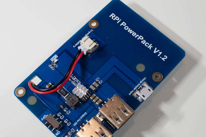 Raspberry PiをUPSライクに使えるバッテリー『Lithium-ion Battery Expansion Board』レビュー！