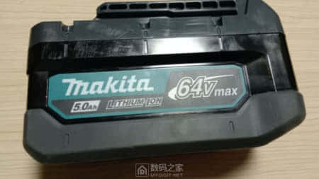 Makita 64Vmaxシリーズ、新型の大型バッテリーBL6450B