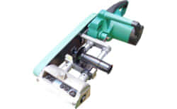 丸太はつり機(ウッドバーカー)とは 丸太の皮むきや木肌仕上げ・場取りで活躍する専用工具