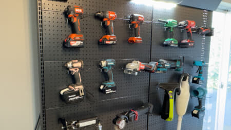 工具をかっこよく収納したい　お店みたいに収納ができる「陳列ラック」を買ってみました